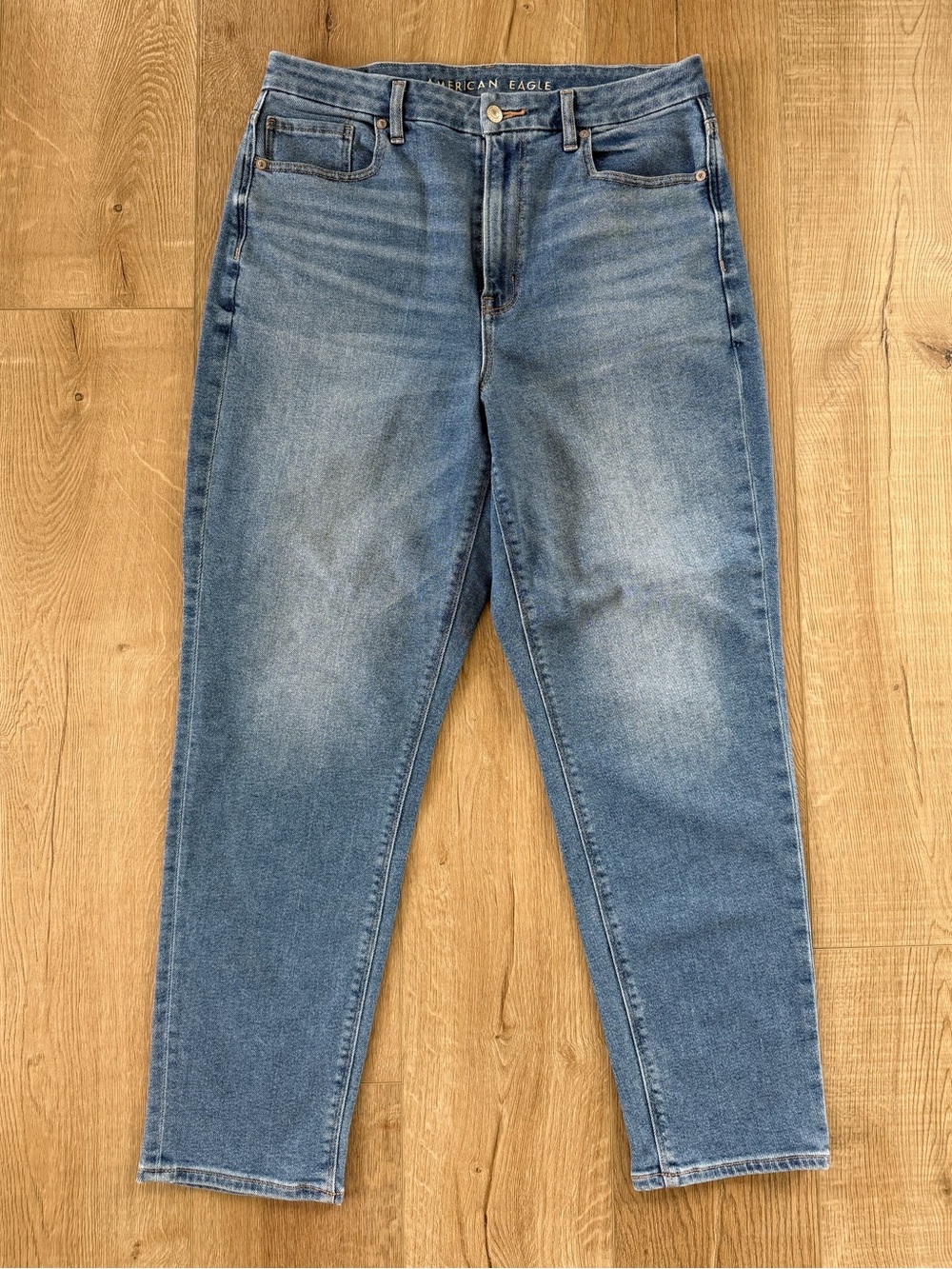 American Eagle Curvy Mom Jeans Size 12 Regular Medium Wash High Rise